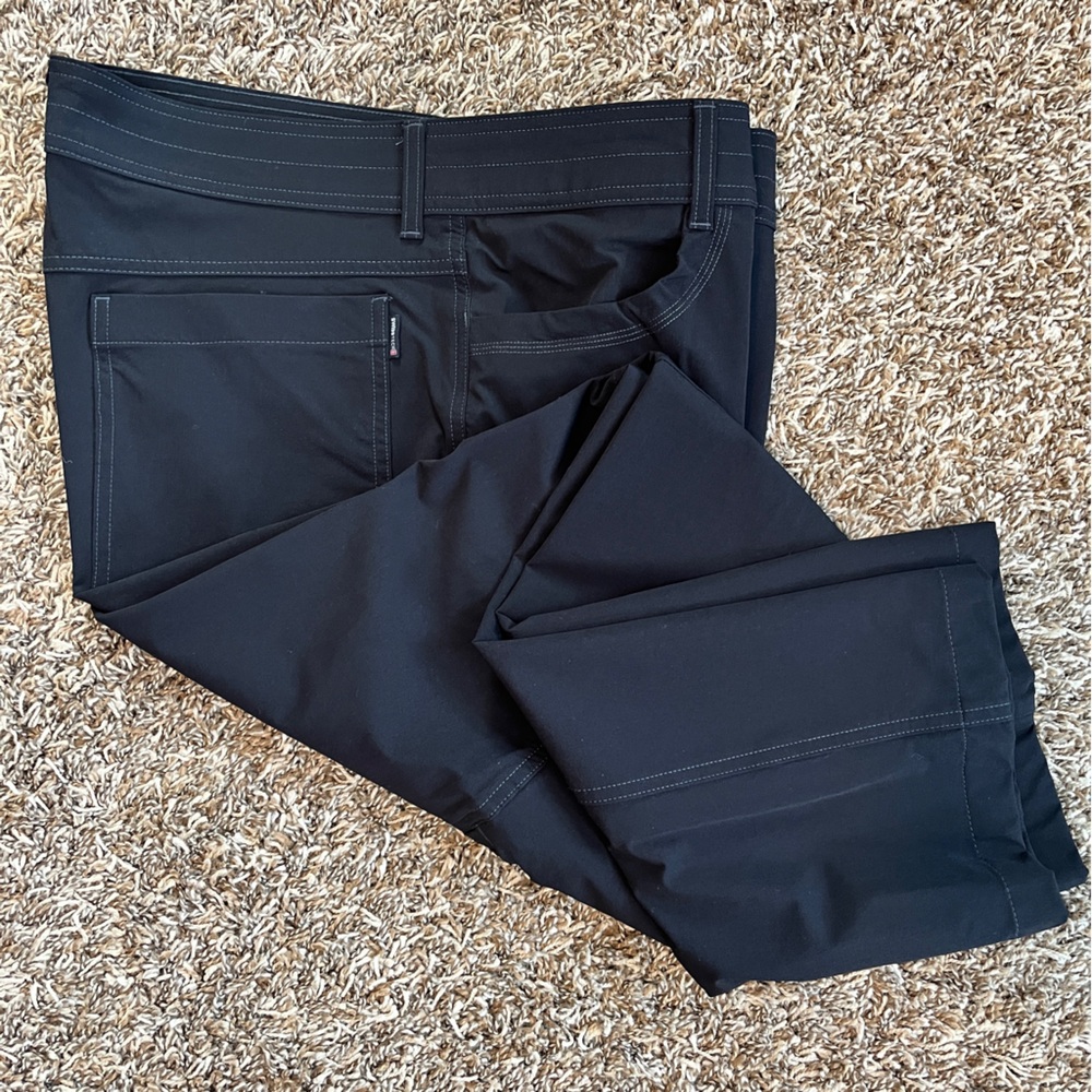 SwissTech Lightweight Pants
Men’s 36x30, Black 
Dress casual